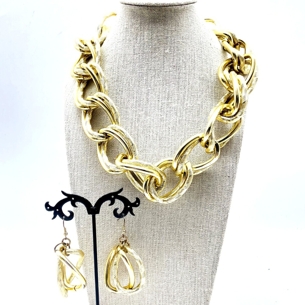 Signed Vincero Jewelry Set Gold Tone Chunky Link Necklace and Earrings Statement